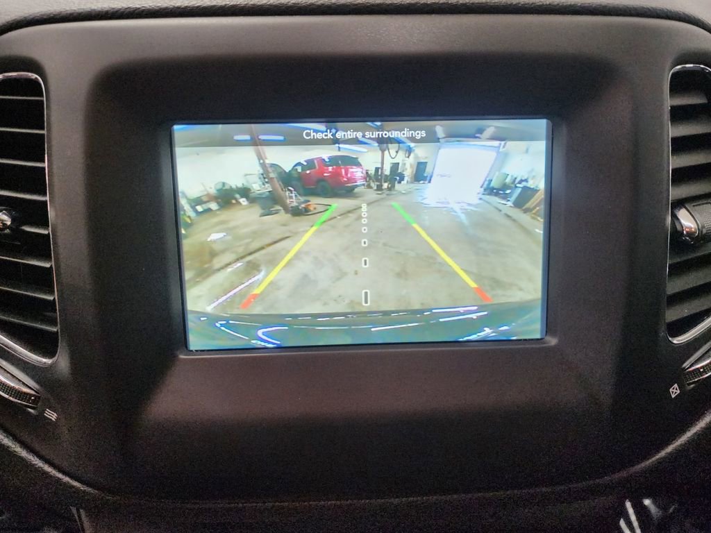 Used 2019 Jeep Compass Latitude image 18