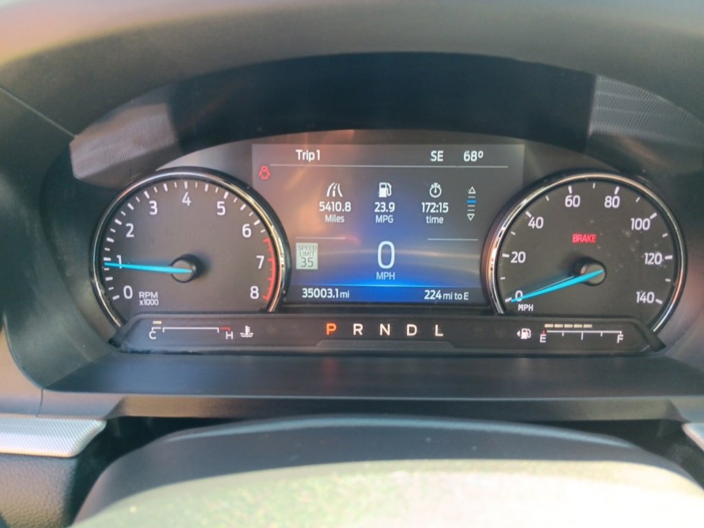 Used 2022 Ford Explorer XLT w/ Equipment Group 202A image 10