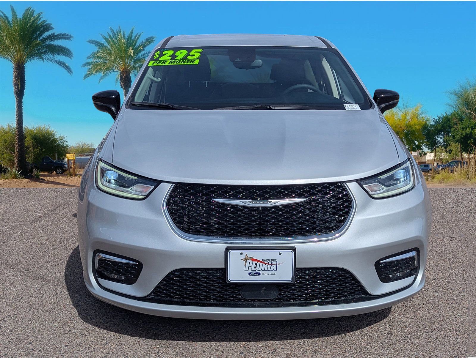 Used 2024 Chrysler Pacifica Touring-L image 8