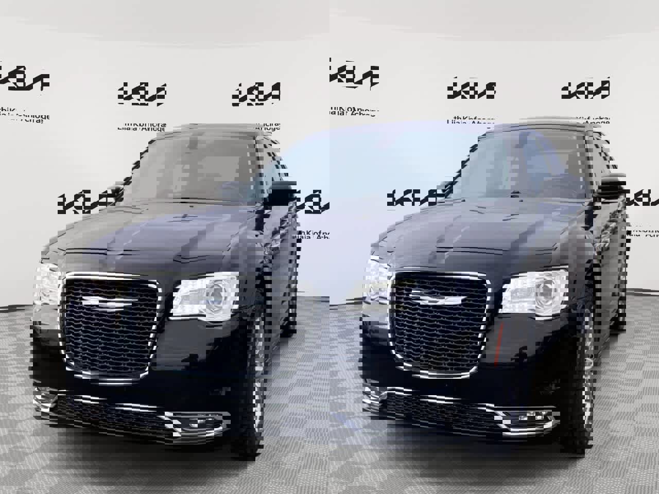 Used 2016 Chrysler 300 Limited w/ Driver Convenience Group image 1