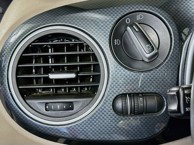 Used 2013 Volkswagen Beetle Turbo FWD image 11