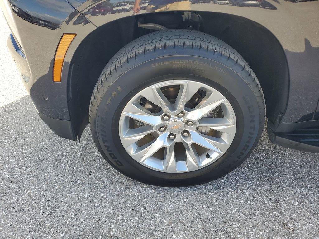 Certified 2025 Chevrolet Suburban Premier image 18