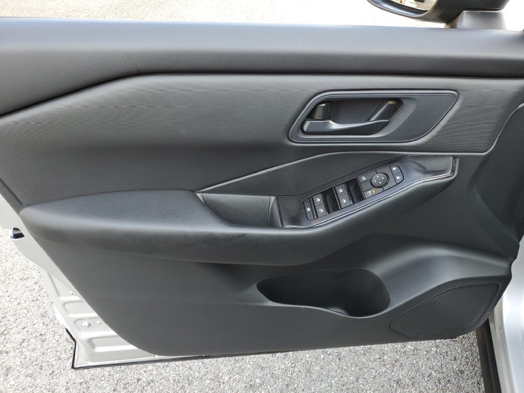 Certified 2025 Nissan Rogue S AWD/4WD image 16