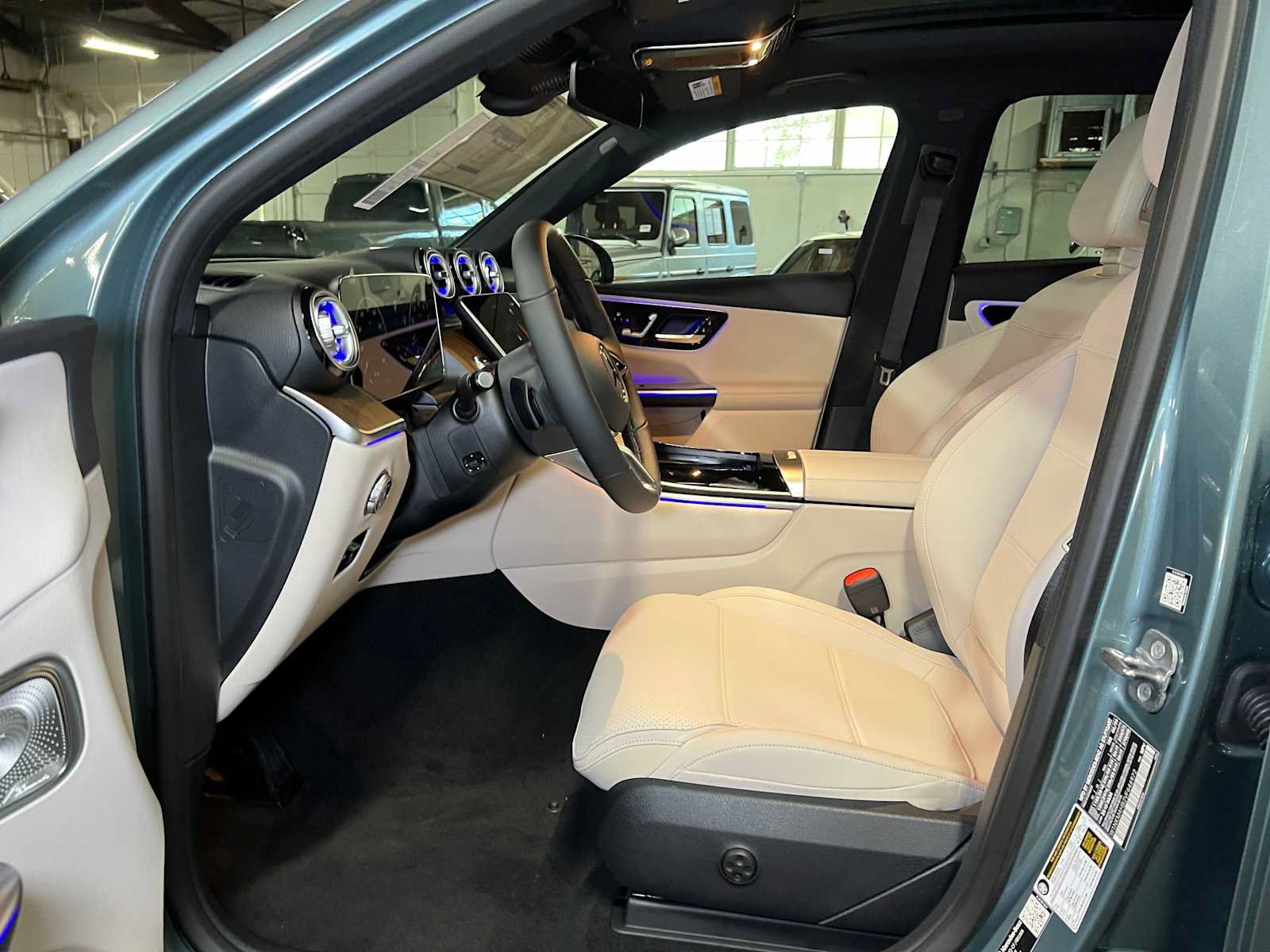 New 2027 Mercedes-Benz GLC 300 4MATIC image 23
