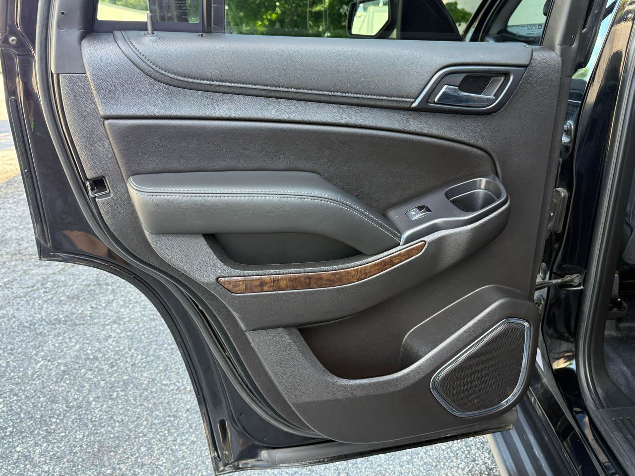 Used 2020 Chevrolet Tahoe 2WD image 29