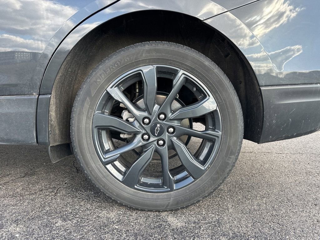 Used 2022 Chevrolet Equinox RS w/ Infotainment Package image 6