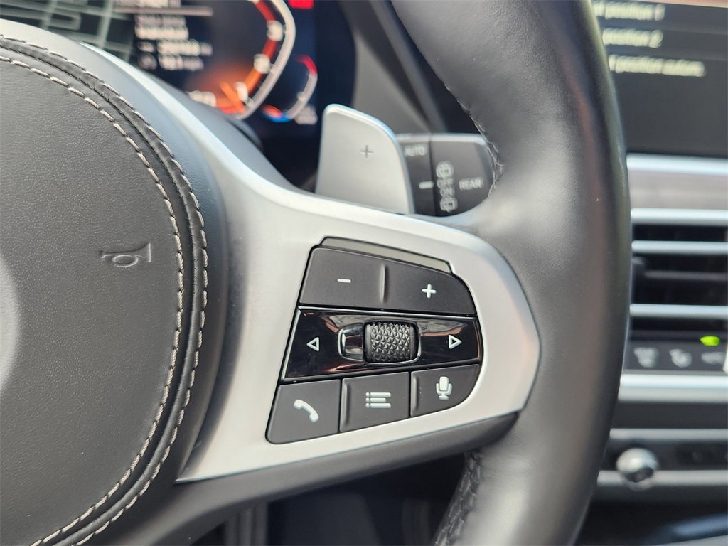 Used 2021 BMW X7 M50i image 22