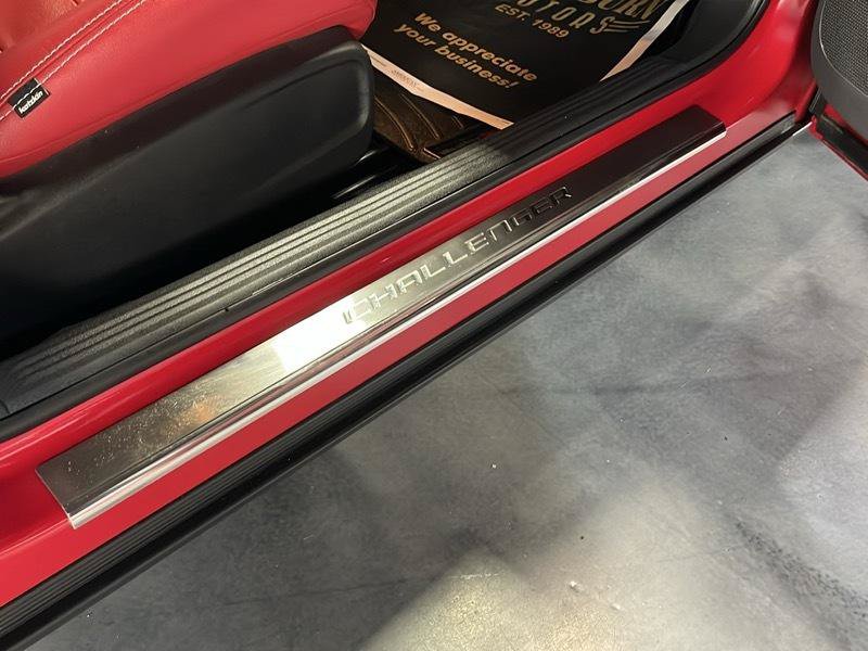 Used 2013 Dodge Challenger SRT8 w/ Harman Kardon Audio Group RWD image 36