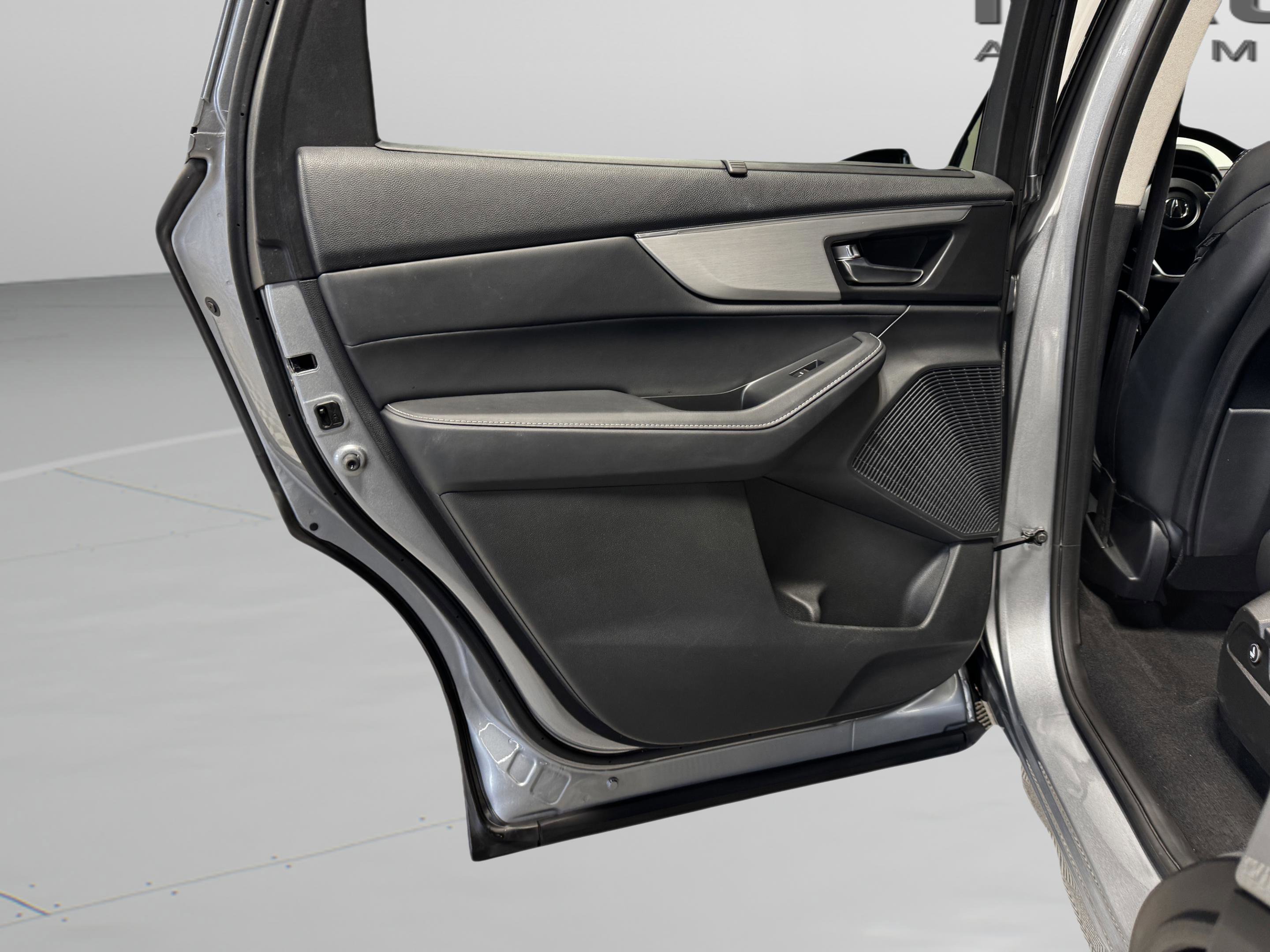 Certified 2023 Acura MDX FWD w/ Technology Package image 19