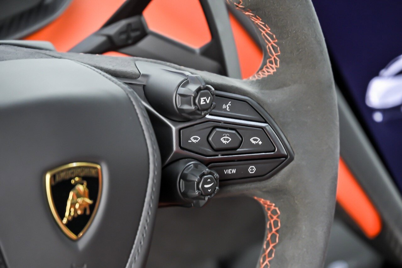 Used 2024 Lamborghini Revuelto AWD/4WD image 25