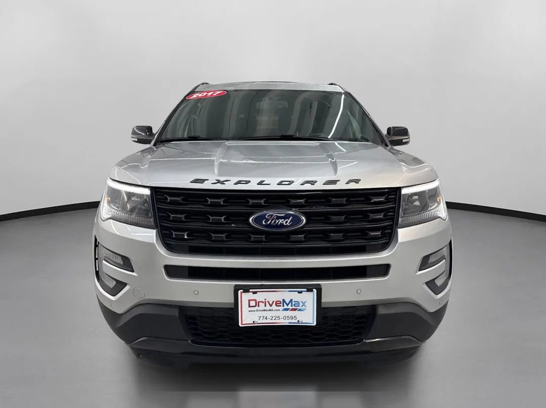 Used 2017 Ford Explorer Sport image 2