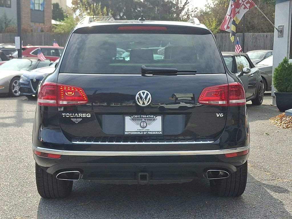 Used 2016 Volkswagen Touareg Sport image 5