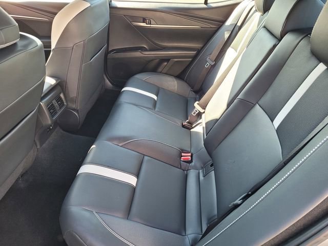 Used 2025 Toyota Camry SE w/ Convenience Package image 8