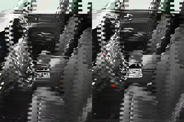 Used 2024 Kia Sorento S image 24