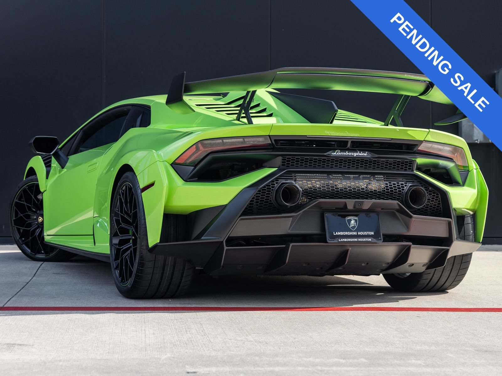 Used 2023 Lamborghini Huracan STO RWD image 7