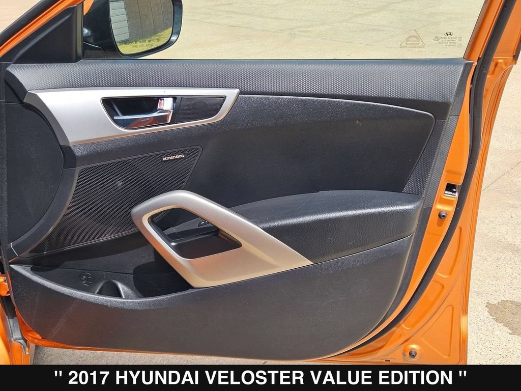 Used 2017 Hyundai Veloster Value Edition FWD image 29