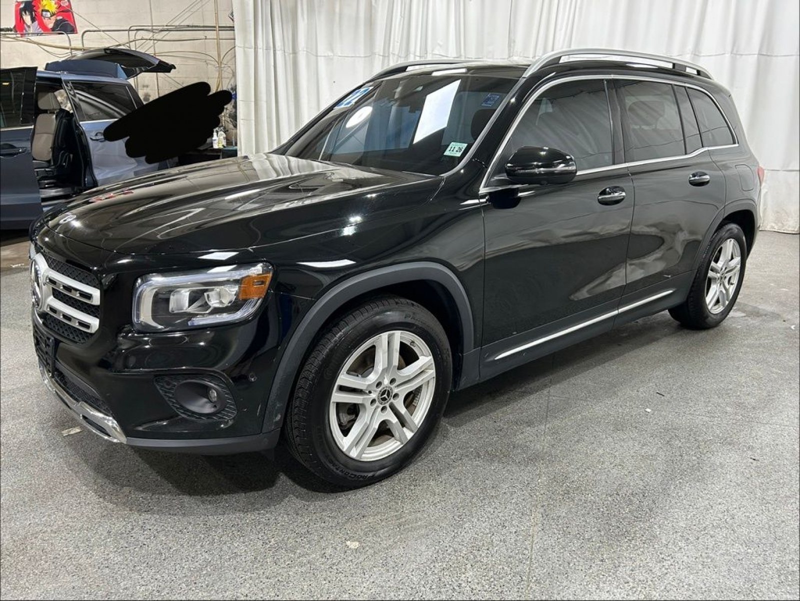 Used 2022 Mercedes-Benz GLB 250 4MATIC image 3