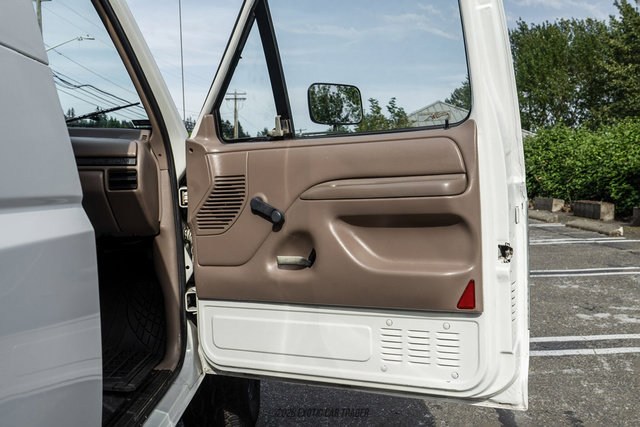 Used 1992 Ford Bronco Custom AWD/4WD image 38