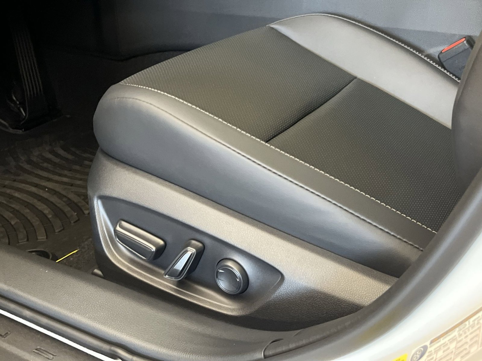 New 2026 Toyota Prius AWD image 8