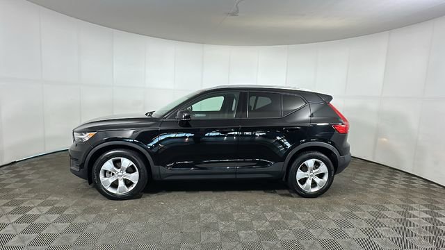 Used 2022 Volvo XC40 T5 Momentum AWD/4WD image 6