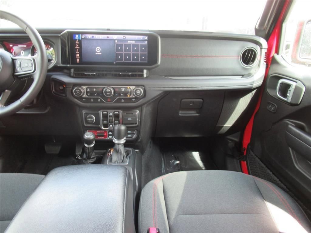 Certified 2025 Jeep Wrangler Unlimited Rubicon w/ Convenience Group AWD/4WD image 14