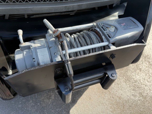 Used 2003 Chevrolet Silverado 3500 4x4 Regular Cab image 16