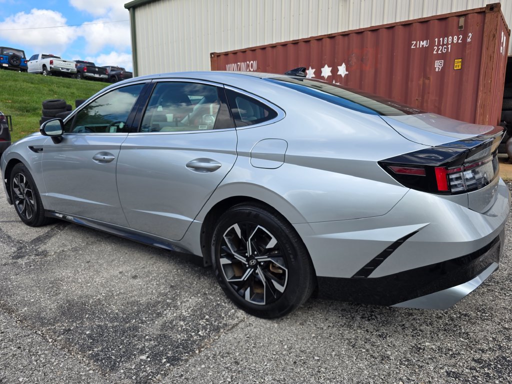 Used 2025 Hyundai Sonata SEL FWD image 3