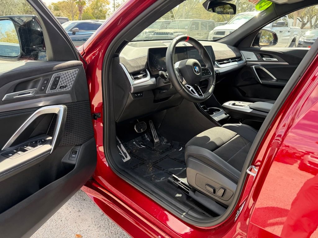 Used 2025 BMW X2 M35i w/ Premium Package image 15