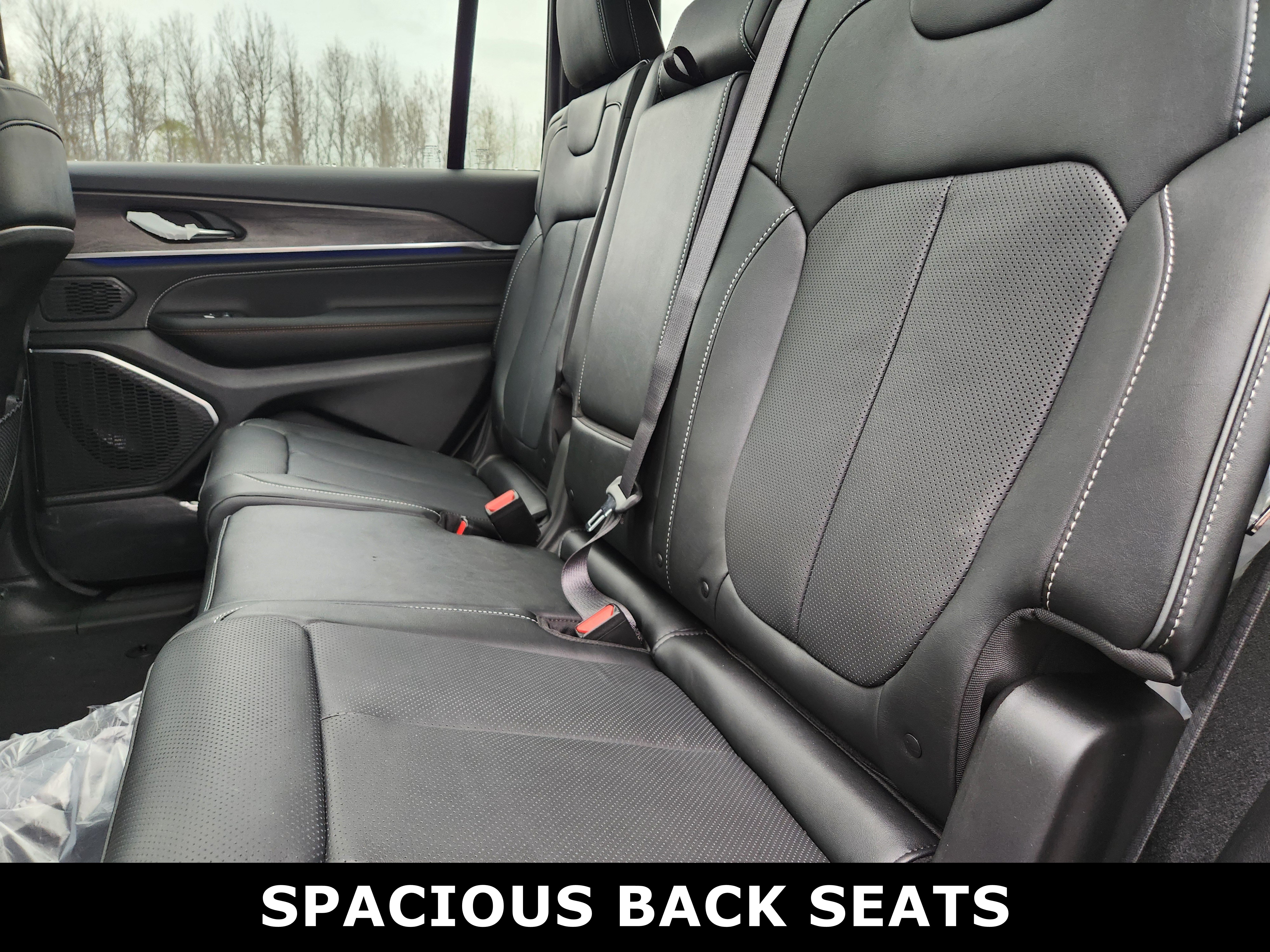New 2025 Jeep Grand Cherokee L Overland AWD/4WD image 5