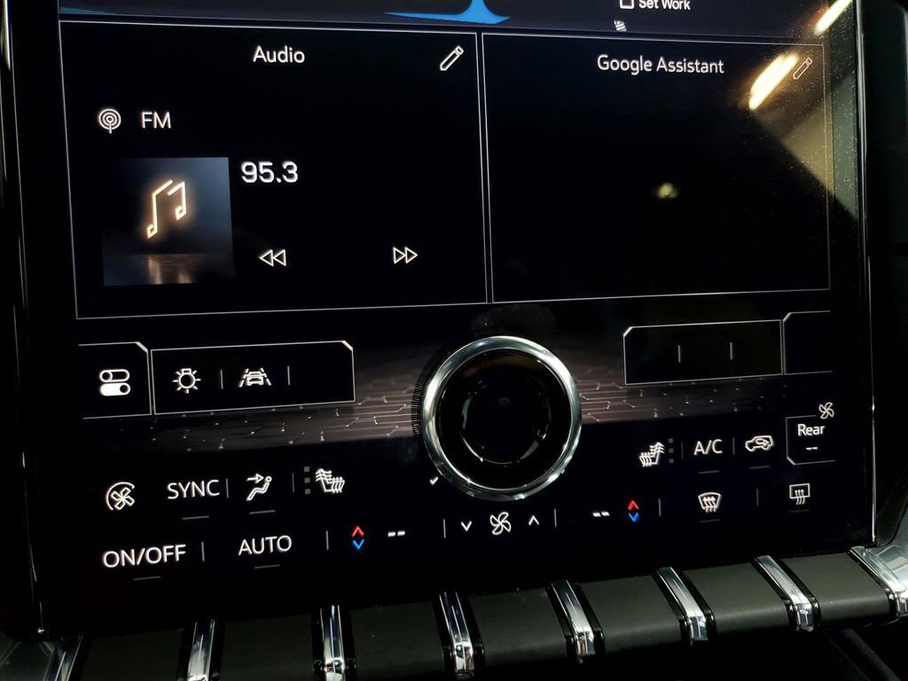 Used 2025 GMC Acadia Elevation image 15