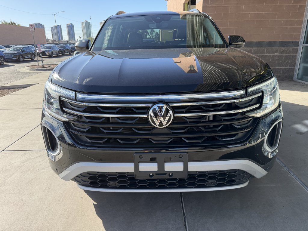 Used 2024 Volkswagen Atlas Peak Edition SE AWD/4WD image 10