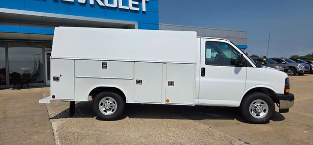 New 2026 Chevrolet Express 3500 w/ Power Convenience Package RWD image 7
