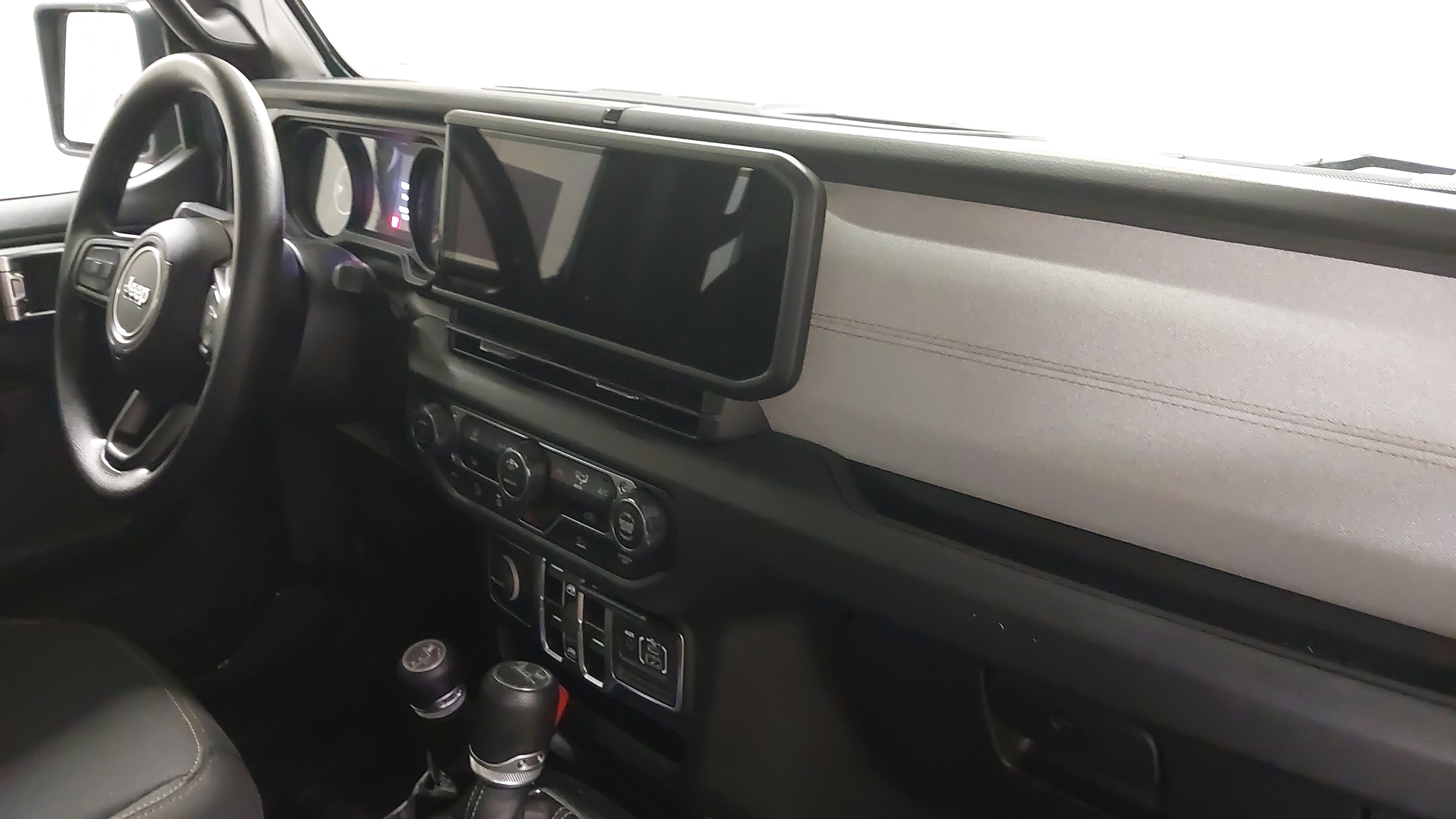 Used 2025 Jeep Gladiator Sport AWD/4WD image 28