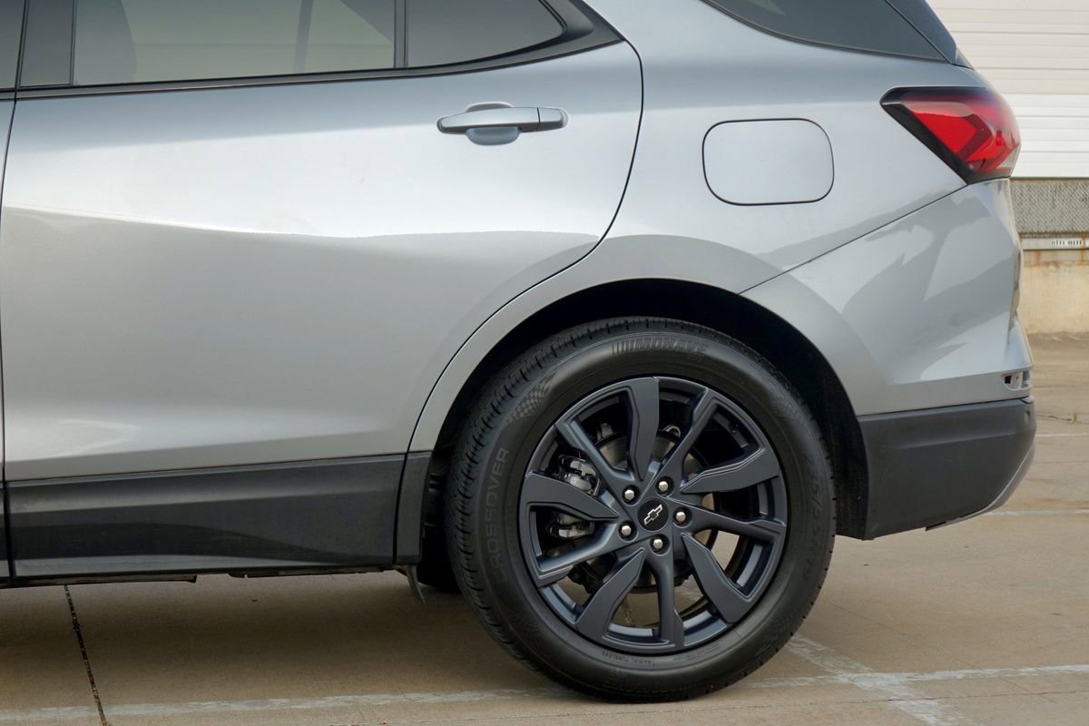 Used 2024 Chevrolet Equinox RS FWD image 25