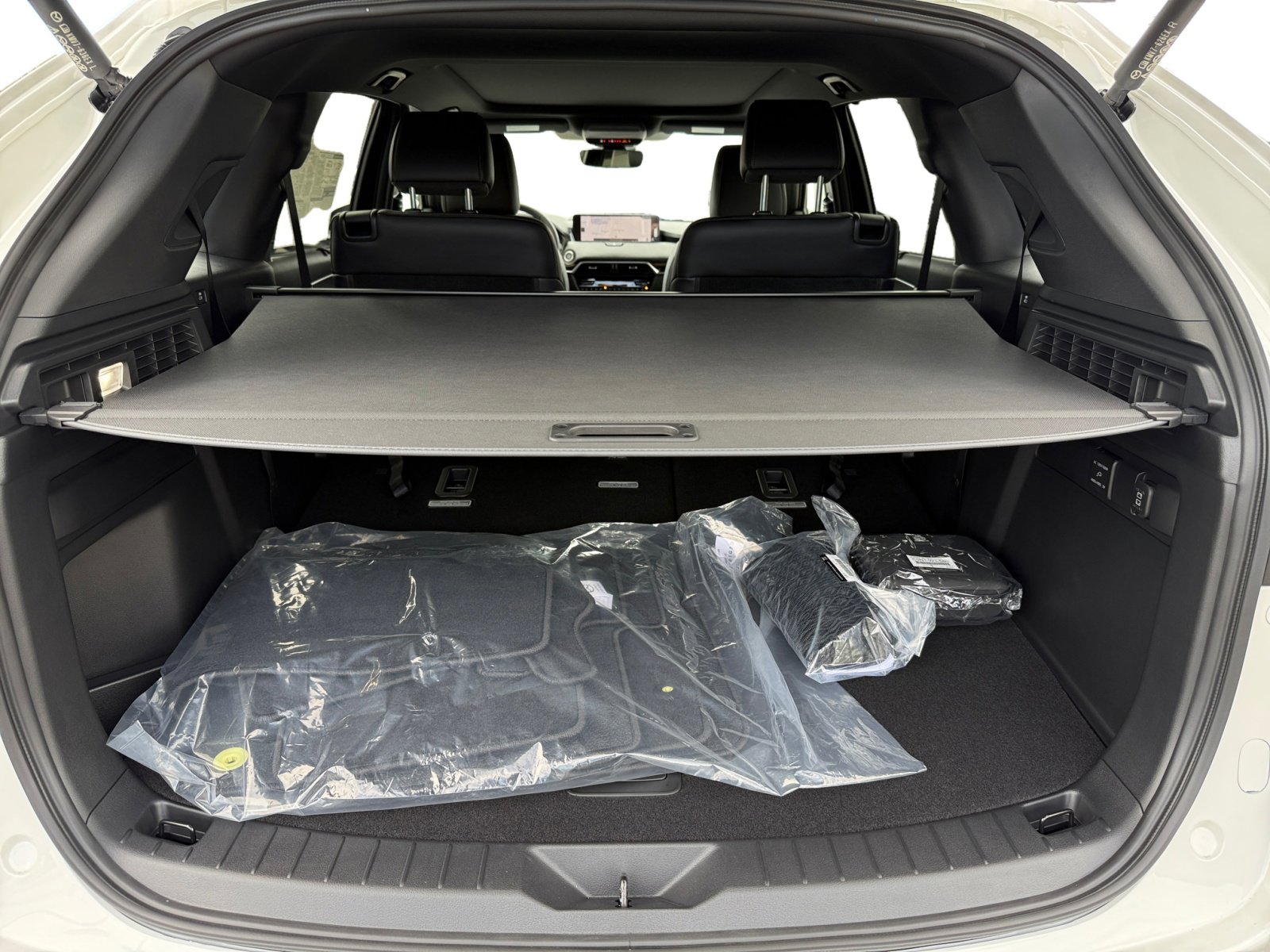 New 2025 MAZDA CX-90 3.3 Turbo w/ Premium Plus Pkg image 17