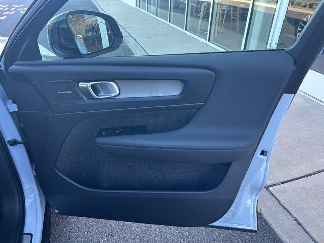 Certified 2026 Volvo XC40 B5 Plus AWD/4WD image 14