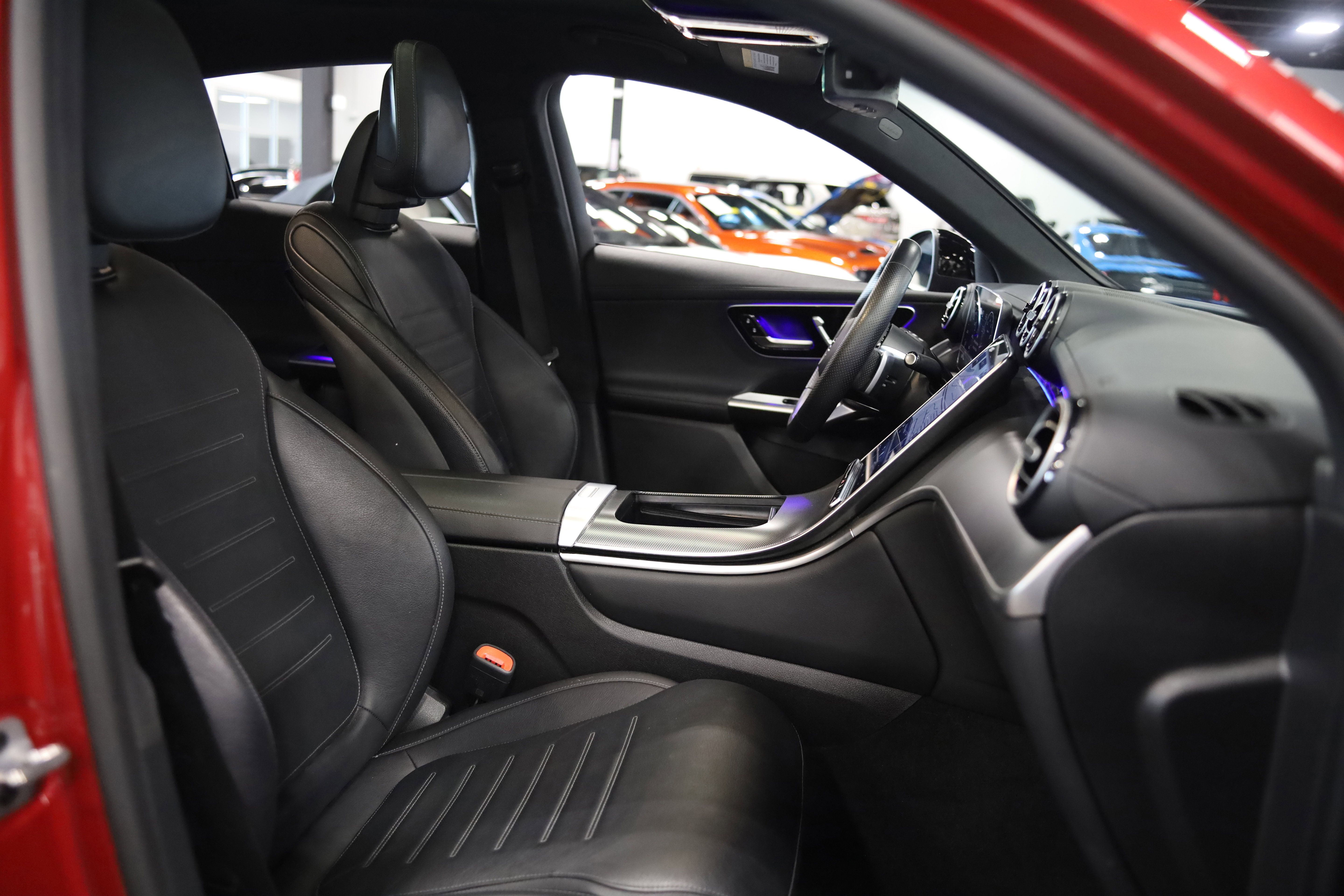 Used 2024 Mercedes-Benz GLC 300 4MATIC image 40