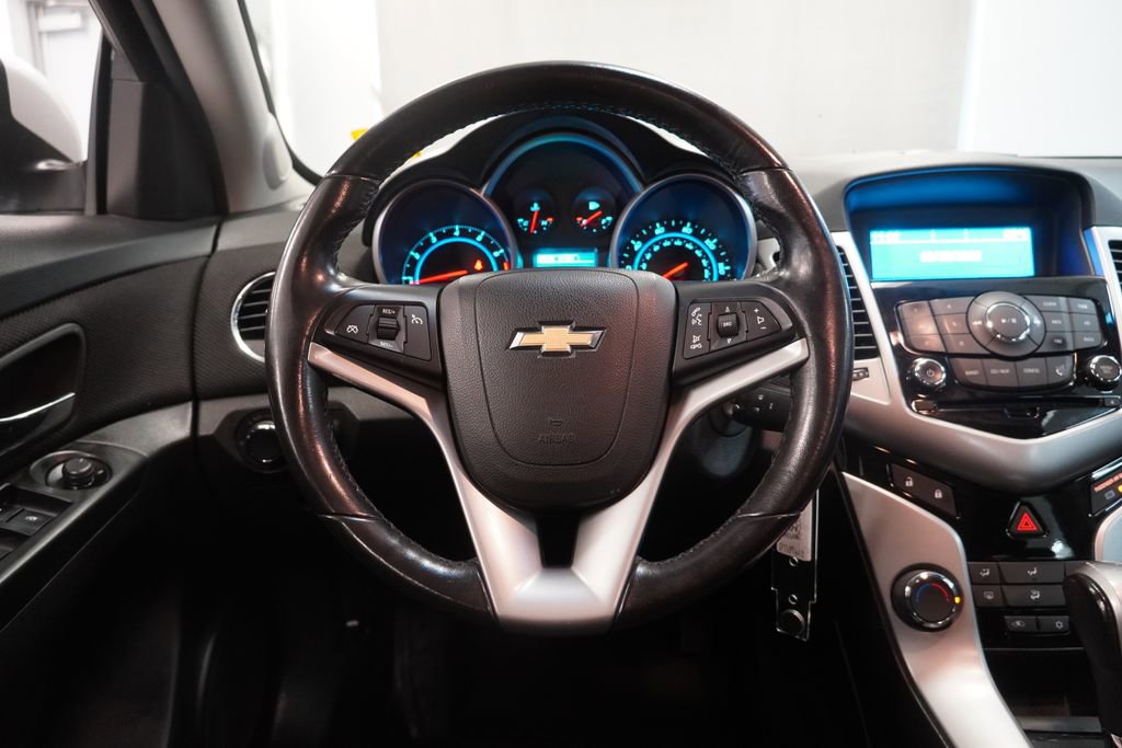 Used 2013 Chevrolet Cruze LT image 17
