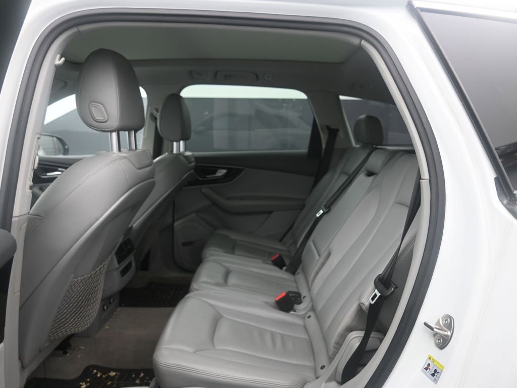 Used 2019 Audi Q7 3.0T Premium Plus w/ Premium Plus Package image 16