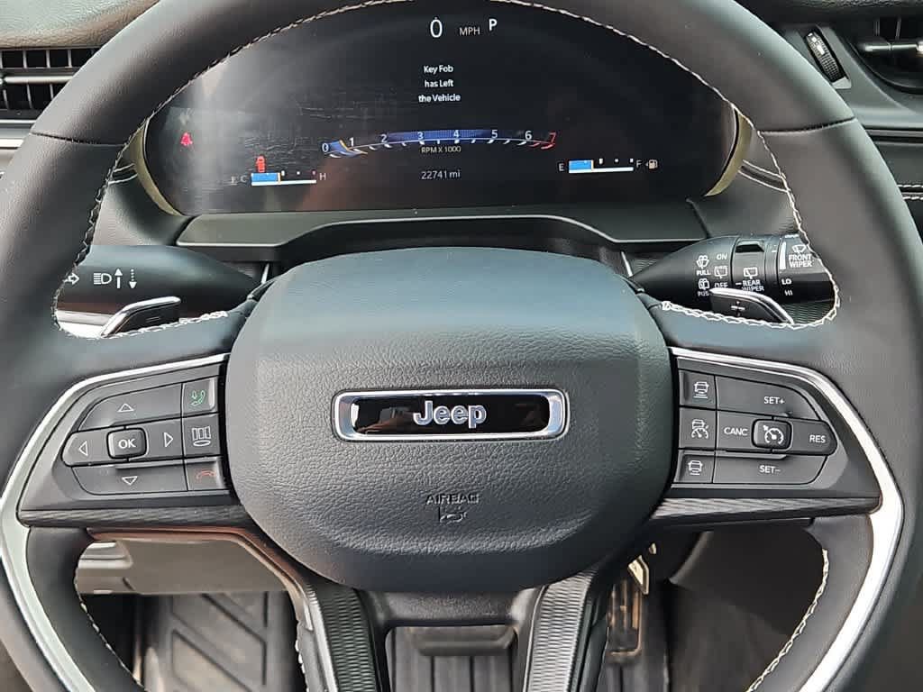 Used 2025 Jeep Grand Cherokee L Laredo RWD image 19
