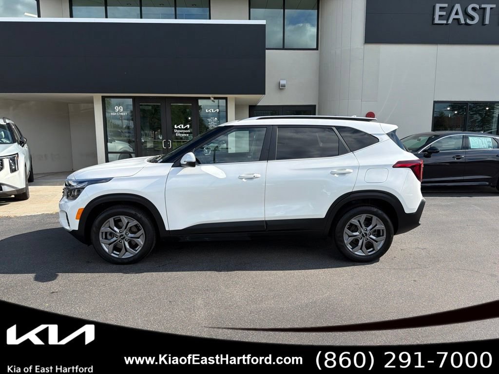 Used 2024 Kia Seltos S AWD/4WD image 2