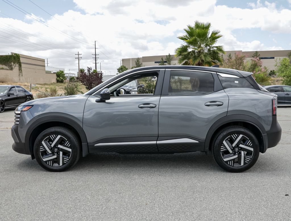 Used 2025 Nissan Kicks SV FWD image 7