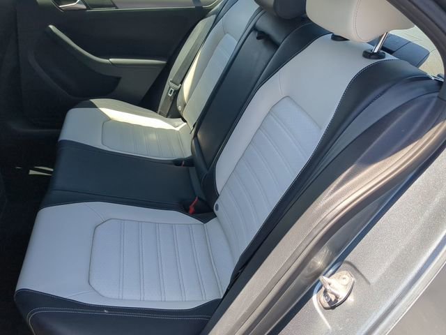 Used 2016 Volkswagen Jetta Sport FWD image 15