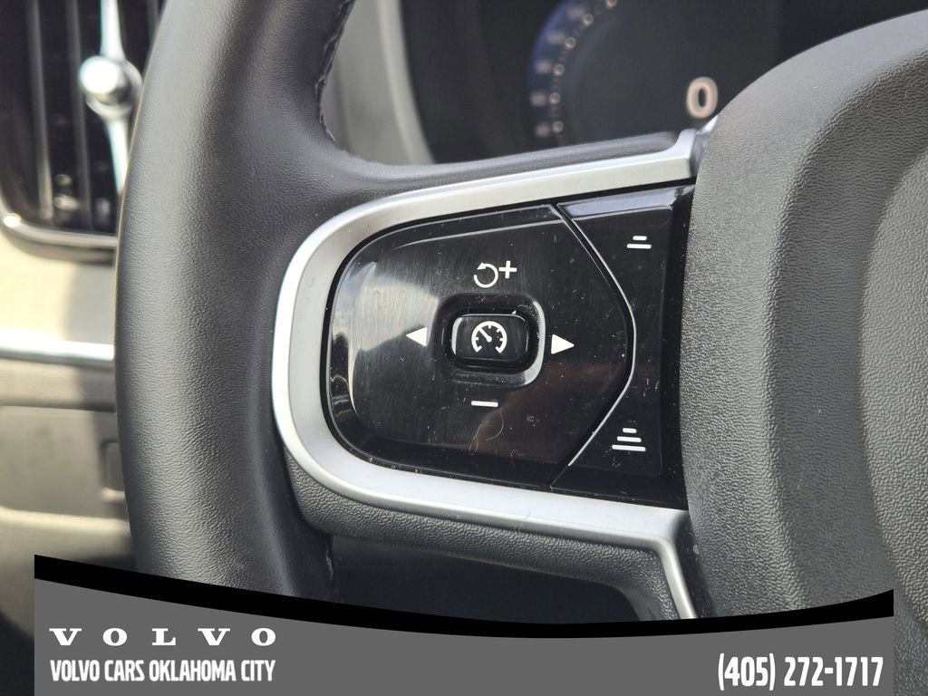 Certified 2025 Volvo XC60 B5 Plus AWD/4WD image 27