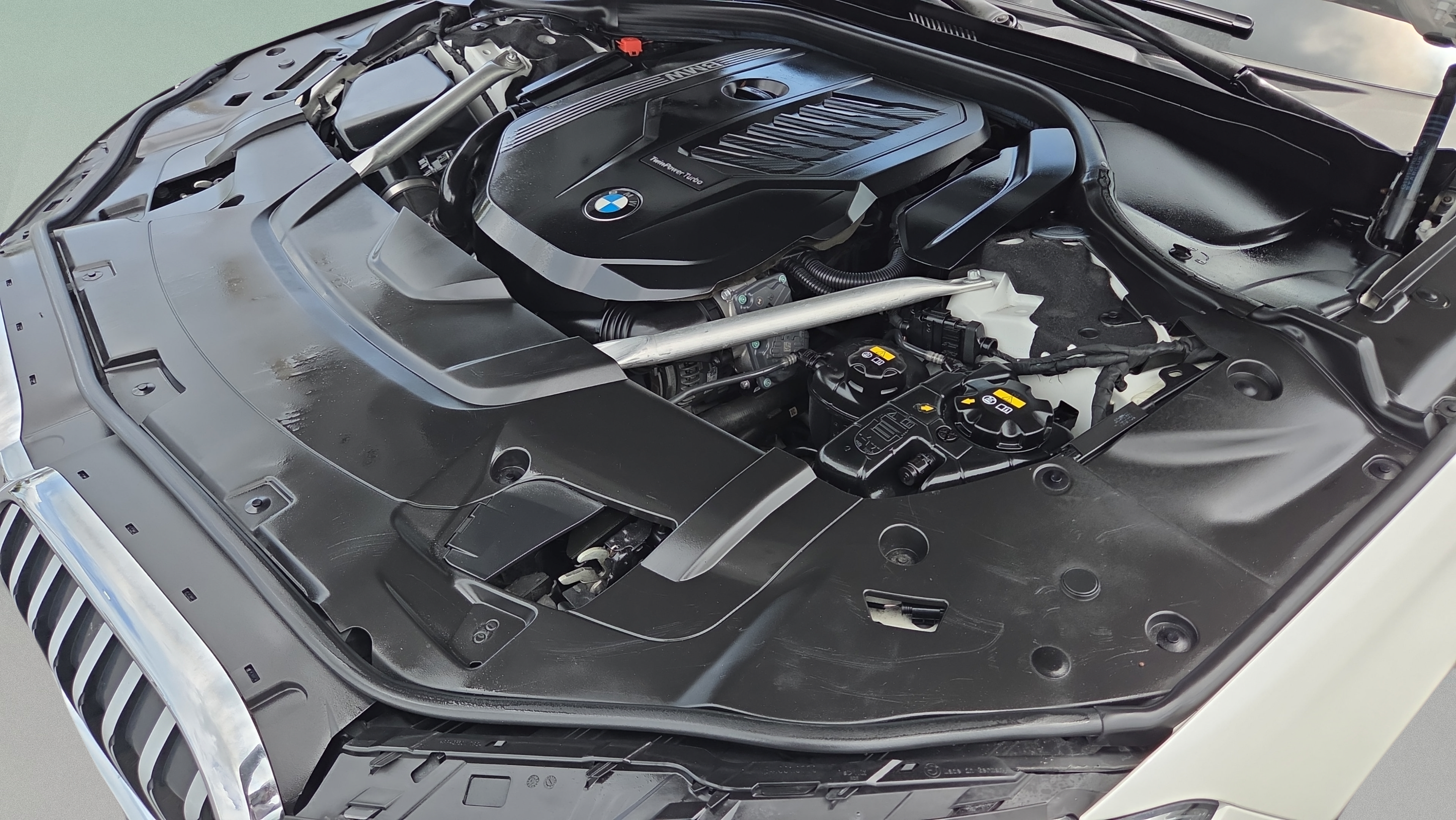 Used 2020 BMW 740i w/ M Sport Package RWD image 20