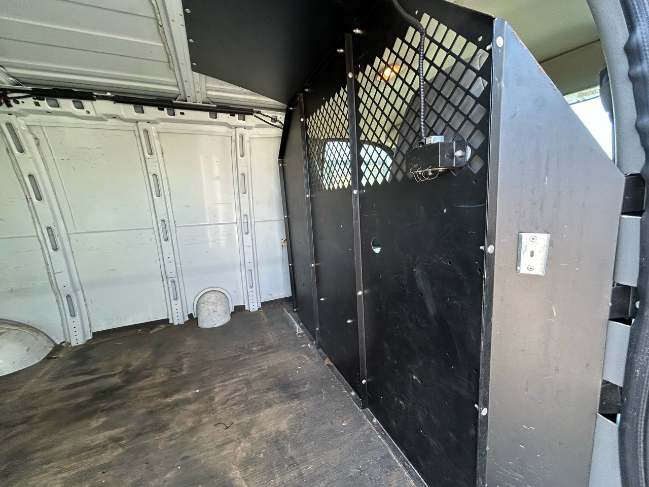 Used 2005 Chevrolet Express 1500 image 16