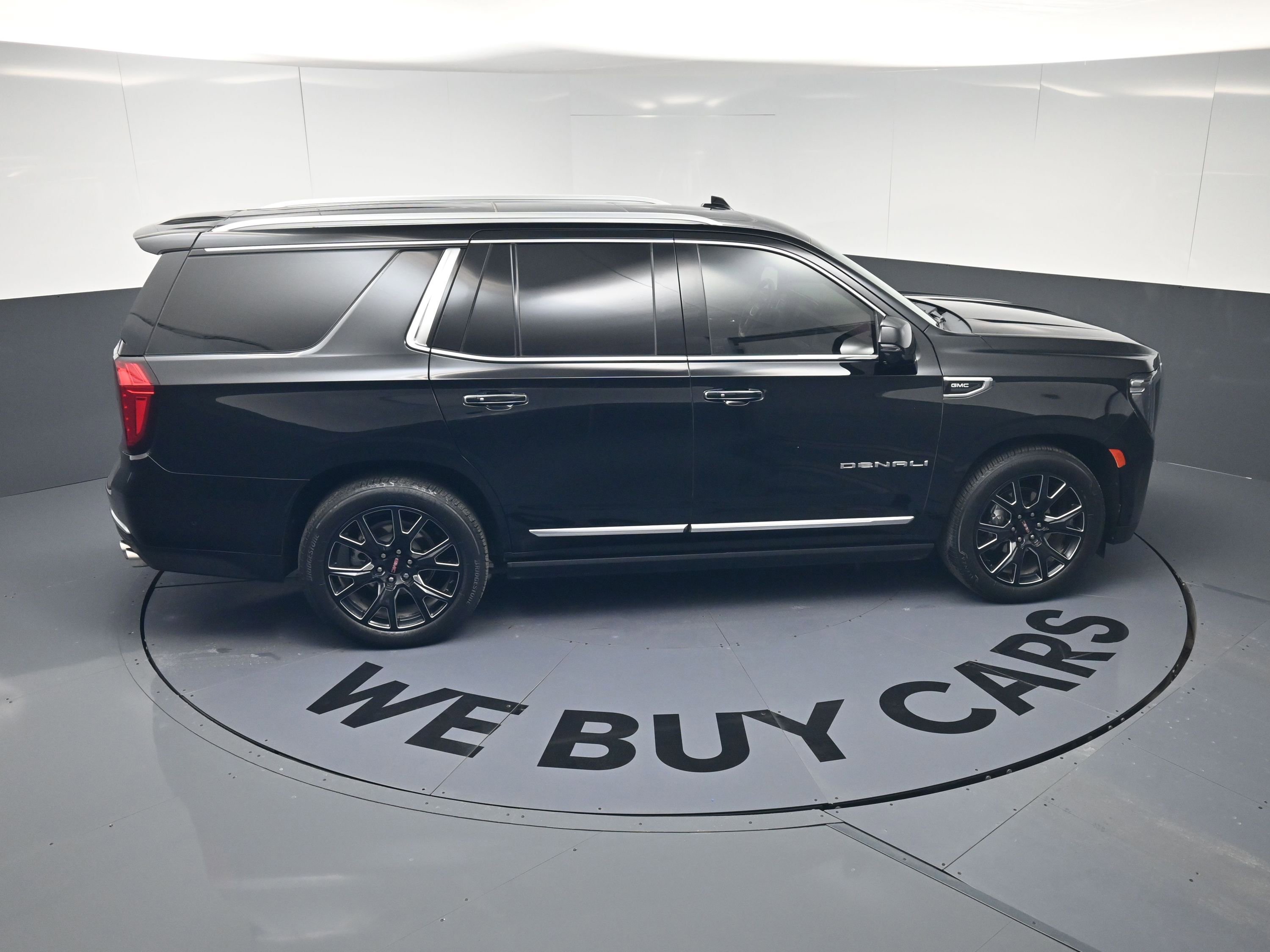 Used 2023 GMC Yukon Denali w/ Advanced Technology Package image 34