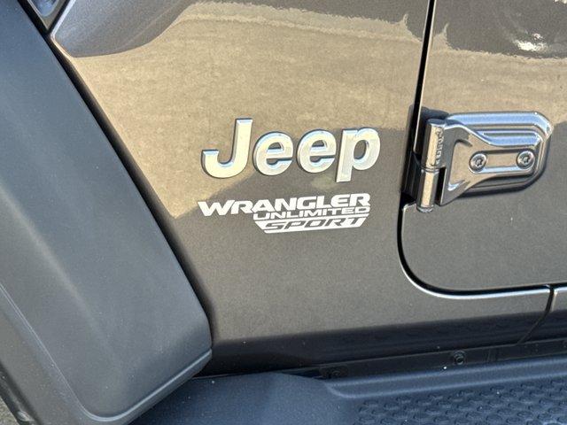 Used 2018 Jeep Wrangler Unlimited Sport S AWD/4WD image 11