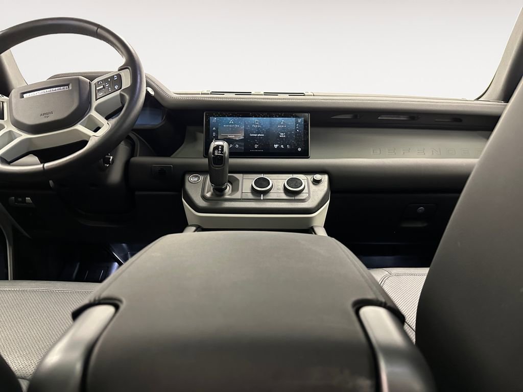 Used 2024 Land Rover Defender 110 S image 11