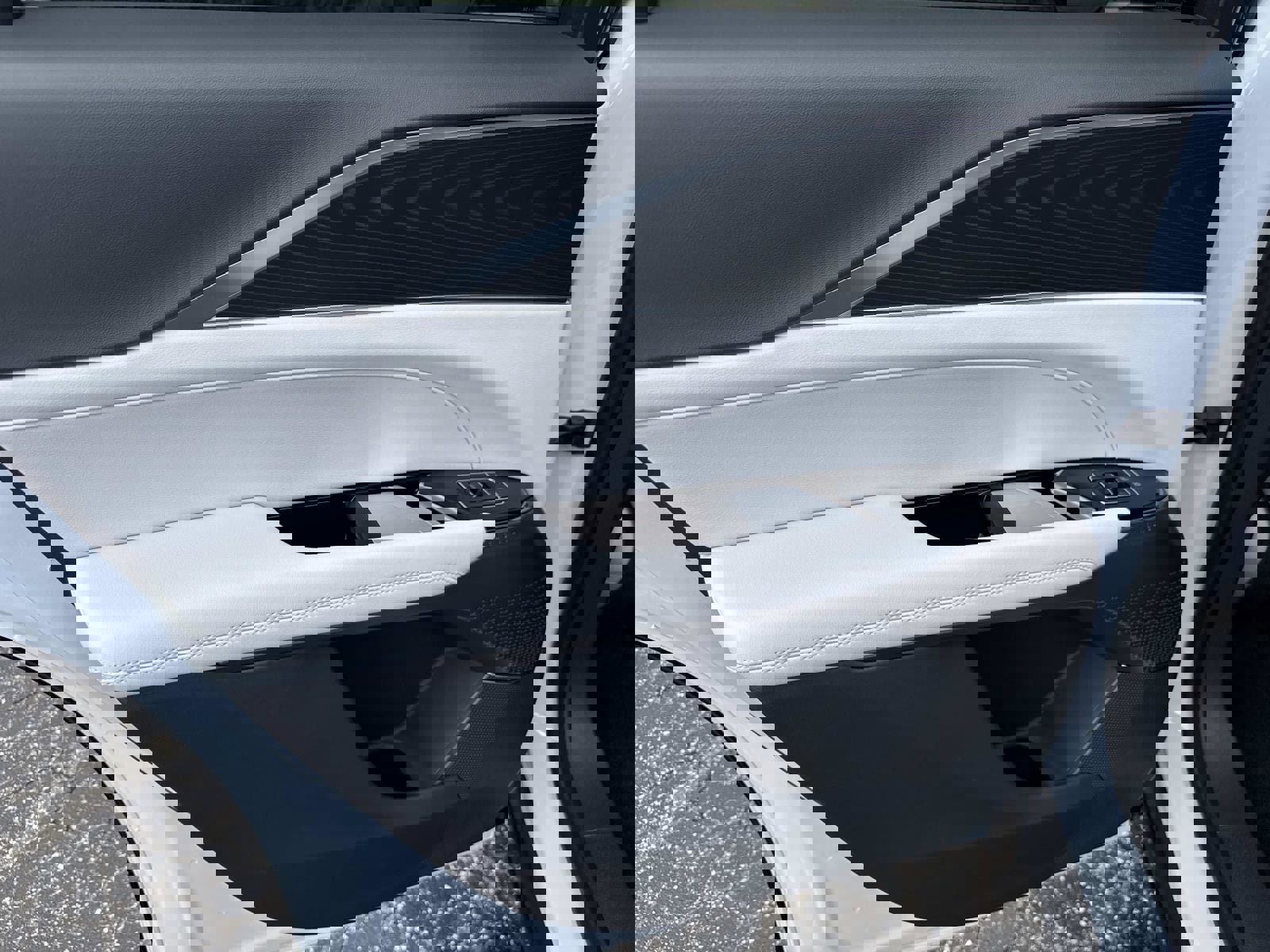 New 2026 Cadillac Lyriq Luxury image 12